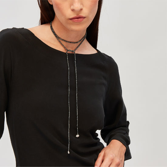 Collana lunga Breil con ematite ed elementi in acciaio BT.TJ3697