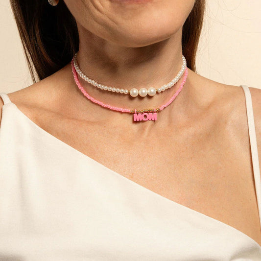 Collana elastica donna Rue Des Mille Mum Selection perline rosa e scritta MOM