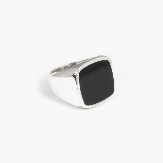 Anello chevalier quadrato Nove25 Timeless unisex in argento con smalto nero