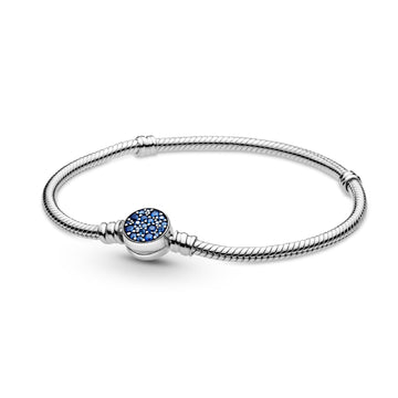 Bracciale Pandora Moments con maglia snake e chiusura a disco blu scintillante 599288C01-1